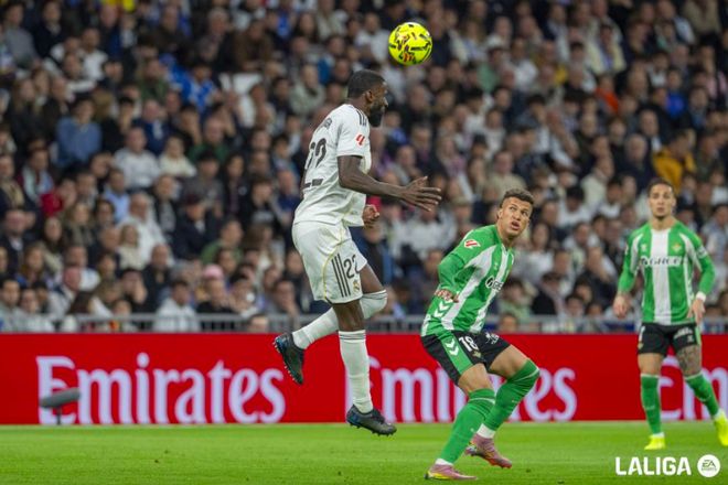 豪门悲喜夜 皇马5-1 利物浦补时领先遭绝平2-2 切尔西1-1绝平曼城