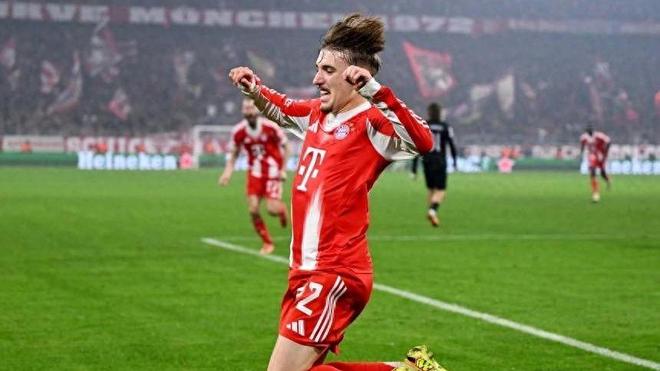 17岁新星一句“想去皇马”，引爆拜仁内部风暴，名宿要求严厉惩罚