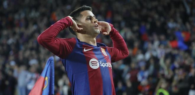 世体：球员身边人士称坎塞洛将加盟巴萨