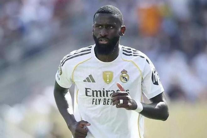 TA：吕迪格手术前每天吃止痛药，缺乏季前备战使其伤势加重