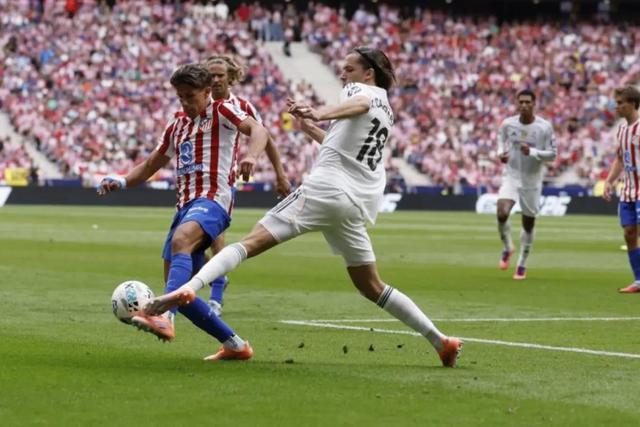 马卡：西超杯半决赛是“致命”德比，结果将决定两队赛季走向