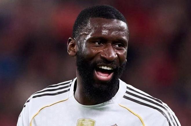 记者：吕迪格膝盖不适出战马竞存疑，赫伊森可能搭档阿森西奥