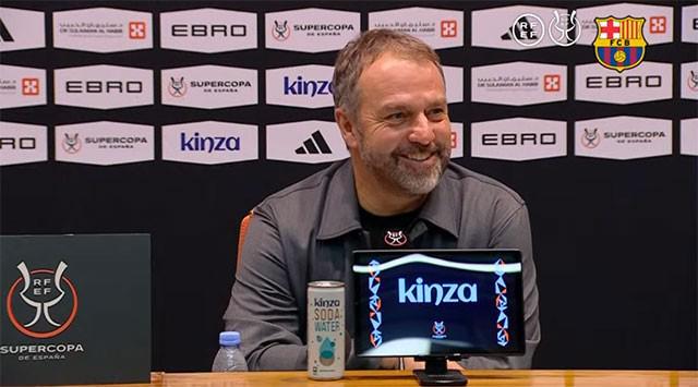 弗里克：亚马尔没受伤只是胃不舒服；不能确定会看明天的比赛