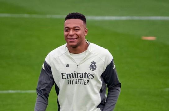 记者：姆巴佩今天将在马德里进行训练，然后前往沙特