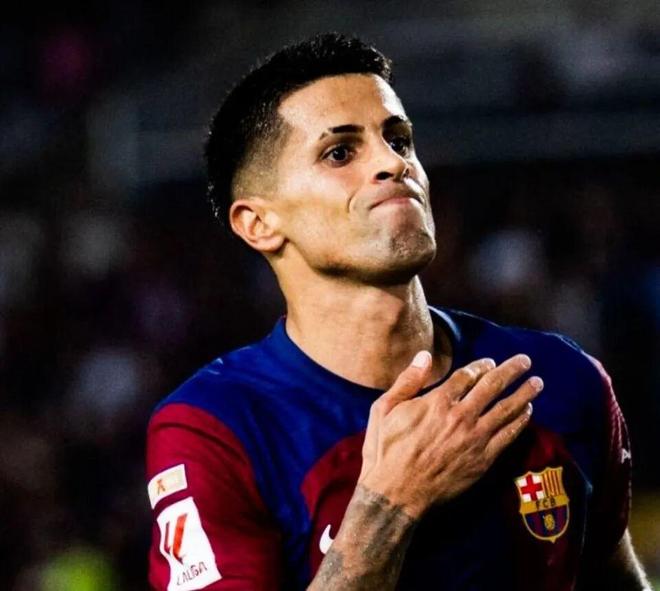 国米输了！31岁多面手加入巴萨，弗里克迎来强援