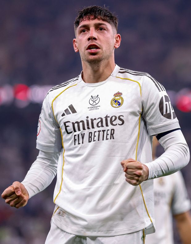 阿隆索自寻死路！巴尔韦德创造历史，皇马2-1复仇马竞决赛战巴萨