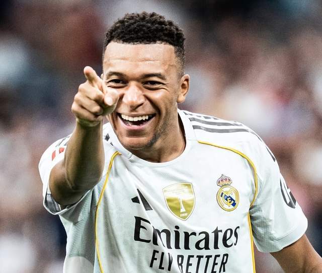 皇馬沖14冠！姆巴佩飛行4500公里空降決賽：9戰(zhàn)巴薩12球