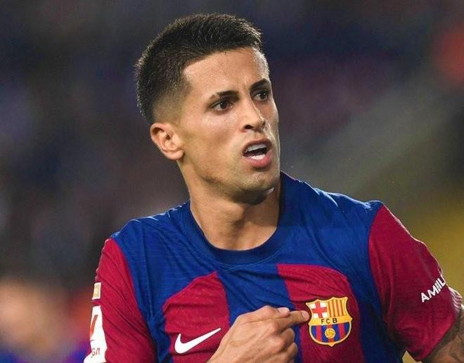 拉波尔塔：坎塞洛今日抵达并接受体检，这是德科又一高光手笔