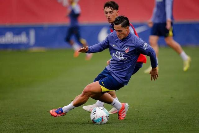 马卡：罗马和马竞已经谈妥转会费，现在只等拉斯帕多里的选择