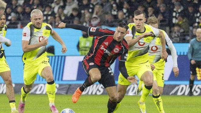 记者：由于布拉德利重伤，利物浦考虑从多特引进瑞尔森