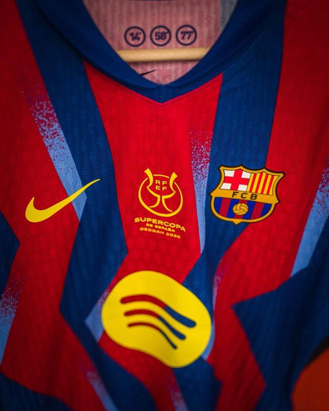 致敬经典，巴萨西超杯决赛球衣印有2005年国家德比进球时间