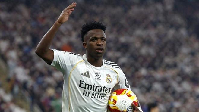 对阵巴萨踢出职业生涯最漂亮的进球，维尼修斯打破19场比赛进球荒