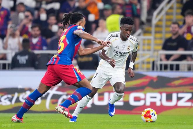 3：2！姆巴佩替補(bǔ)拉菲尼亞雙響 巴薩4年3次擊敗皇馬奪冠