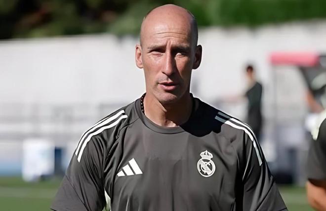 记者：皇马C队主帅何塞卢-桑切斯也已经被俱乐部解雇