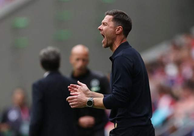 解脱了！媒体曝阿隆索得知下课消息反应，从惊讶到如释重负