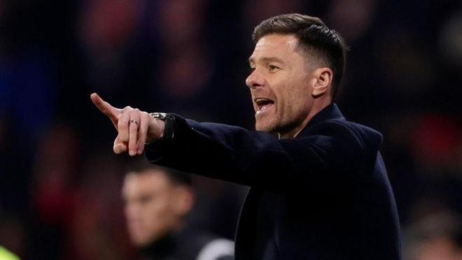 阿隆索执教皇马数据：34场比赛24胜4平6负，进72球丢38球