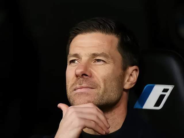 阿隆索下课并不意外，不仅与维尼修斯关系紧张，姆巴佩也不喜欢他