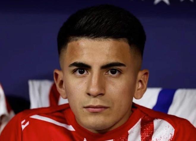 记者：阿尔马达对自己的处境非常不满，周四将会见马竞管理层