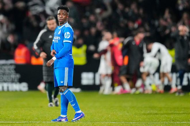 马卡：超级杯失冠&主帅下课&国王杯遭淘汰，皇马这周十分艰难