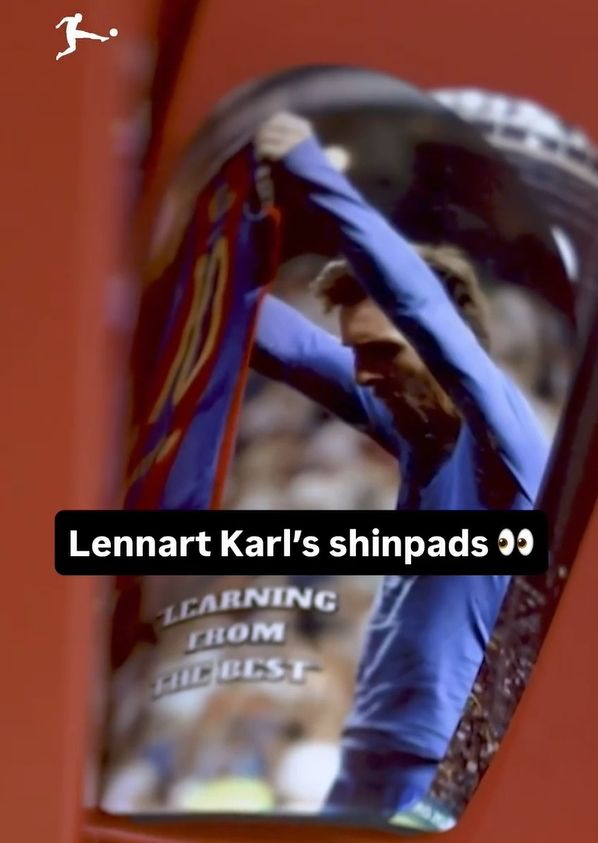 虚假的儿皇梦？卡尔的护腿板印的是：梅西绝杀皇马、晒球衣！