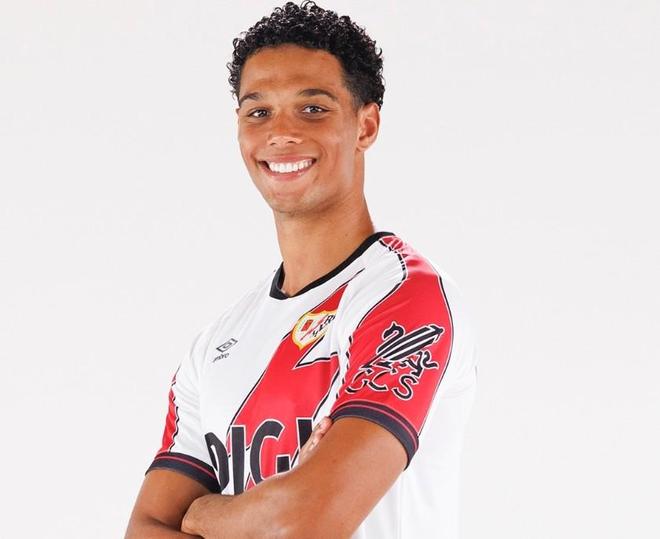 官方：埃托奥之子艾蒂安-埃托奥租借加盟黄潜，他将为B队效力