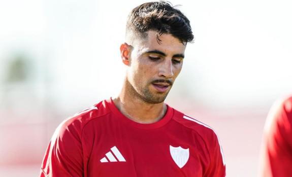 西媒：塞维防线漏洞百出，卡多索无法理解教练始终无视自己