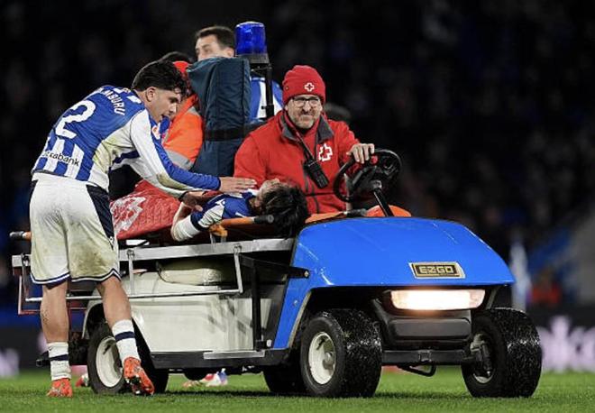 马卡：久保建英可能遭遇了较严重的肌肉撕裂，预计将缺阵数周