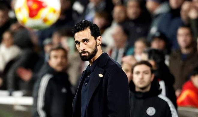 TA：接近阿韦洛亚的消息人士暗示，他的合同并非仅限于本赛季