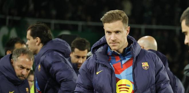 世体：特尔施特根不会随巴萨前往布拉格，他正在完成租借手续