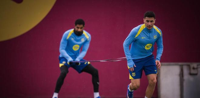 世体：为适应严寒天气，巴萨将提前前往布拉格进行适应性训练