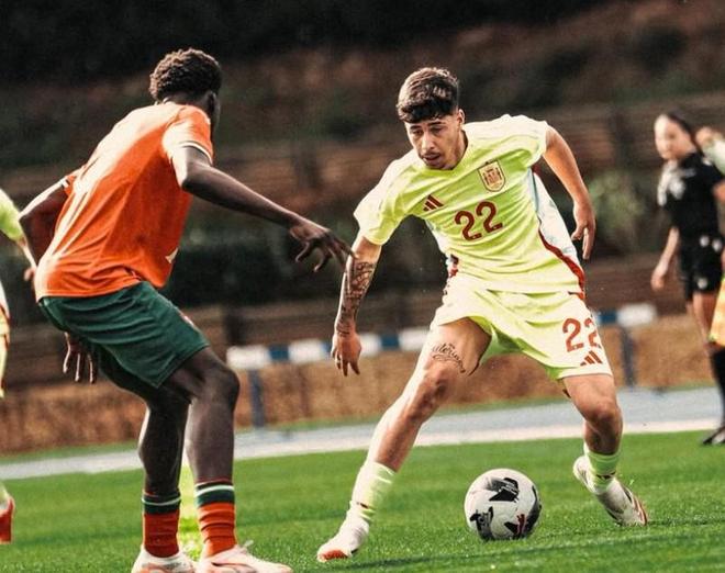 记者：皇马接近签下塞维利亚18岁前锋西里亚