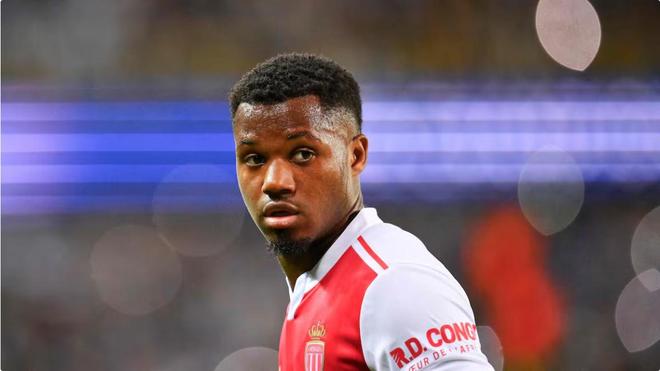 记者：巴萨内部对法蒂的处境感到担忧，曾考虑召回他重新外租