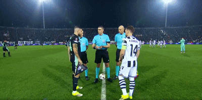 半场：塞萨洛尼基0-0贝蒂斯，亚库马基斯造险