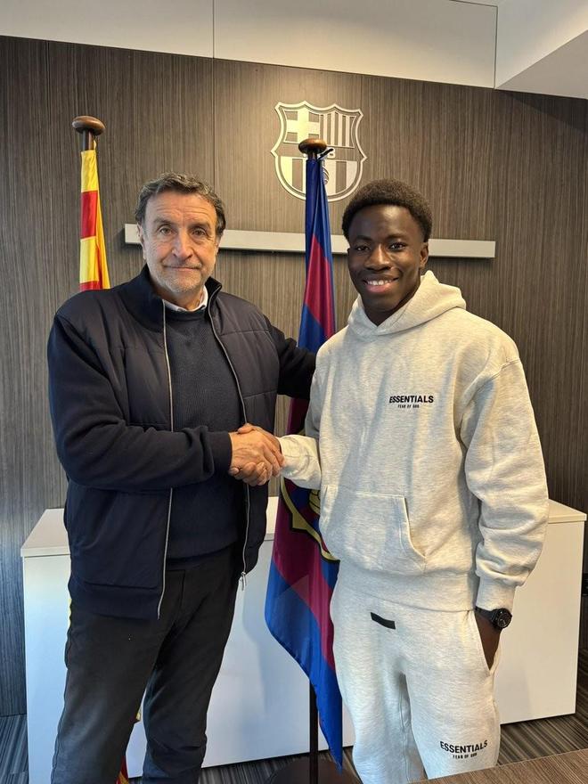 官方：巴萨与15岁通卡拉就续约达成协议，将在球员16岁时生效