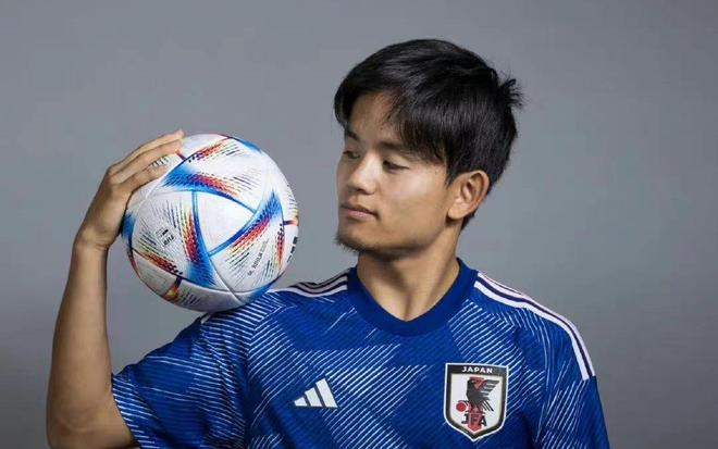 日本男足太倒霉！10号指挥官赛季报销后，又一个主力遭遇重伤侵袭