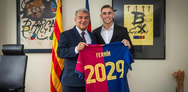 世体：巴萨希望下周与费尔明续约至2031年
