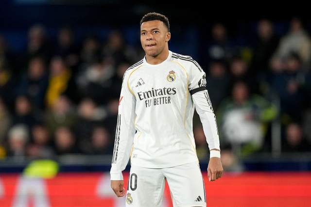 2-0！20战轰21球，姆巴佩双响，皇马笑傲强强对话，超越巴萨登顶