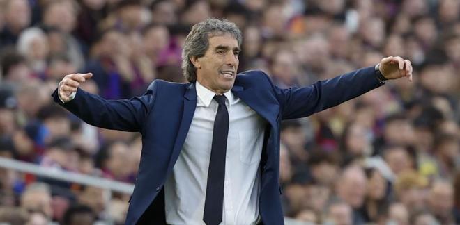 奥维耶多主帅：上半场我们和巴萨势均力敌；亚马尔堪比外星人