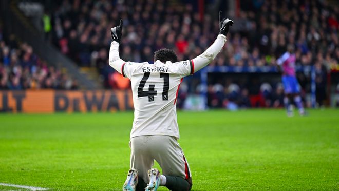 豪门悲喜夜 阿森纳2-3曼联遭主场首败 巴萨3-0重返榜首 切尔西3-1