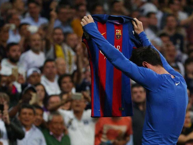 龙赛罗喷完皇马后看皇马回暖，又开始黑巴萨和梅西！