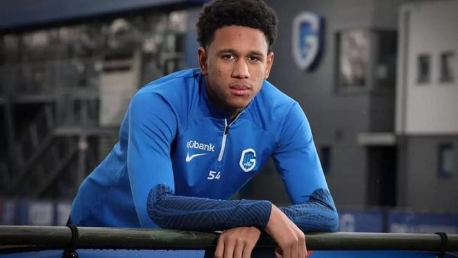 每体：巴萨签下18岁后卫昂斯坦达成原则协议，球员已通过体检