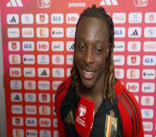 多库：上场比赛我没能进球，所以这场比赛我想表现得更好