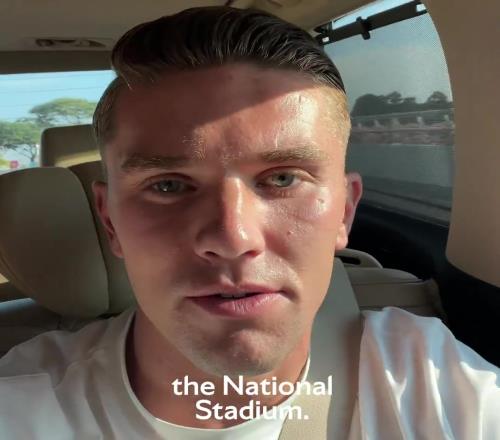 马不停蹄！约克雷斯赶往球场：迫不及待想与阿森纳球迷见面