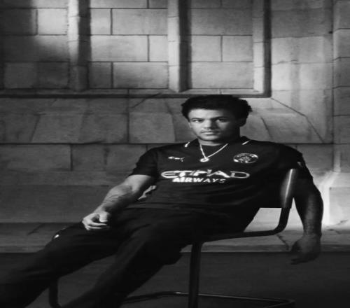 曼城发布2526赛季客场球衣，灵感源自俱乐部已知最早球衣