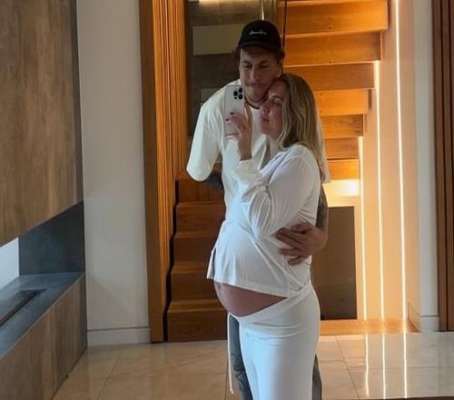 太阳报：林德洛夫妻子因生产在即，将不会去毕尔巴鄂看欧联杯决赛