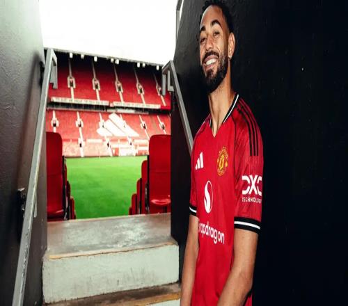 6250万新援到队曼联官方：库尼亚完成手续正式加盟，签约5+1年