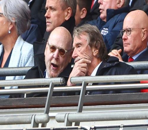 TA：1000多名曼联员工和家属欧联决赛中对拉爵和格雷泽发出嘘声