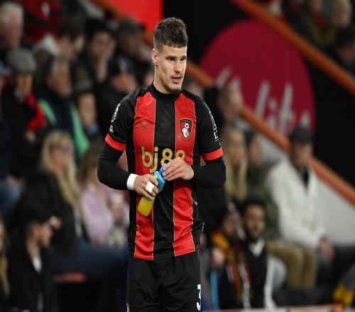 回声报：利物浦正与伯恩茅斯直接对话，但尚未正式报价科尔克兹