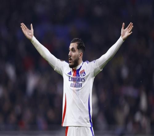 法媒：曼联加入了对于里昂中场球员切尔基的争夺战