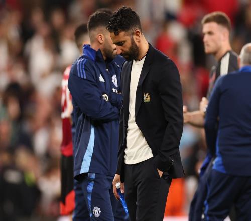 费迪南德：阿莫林需要一个转会窗去引援，也需要时间打造球队